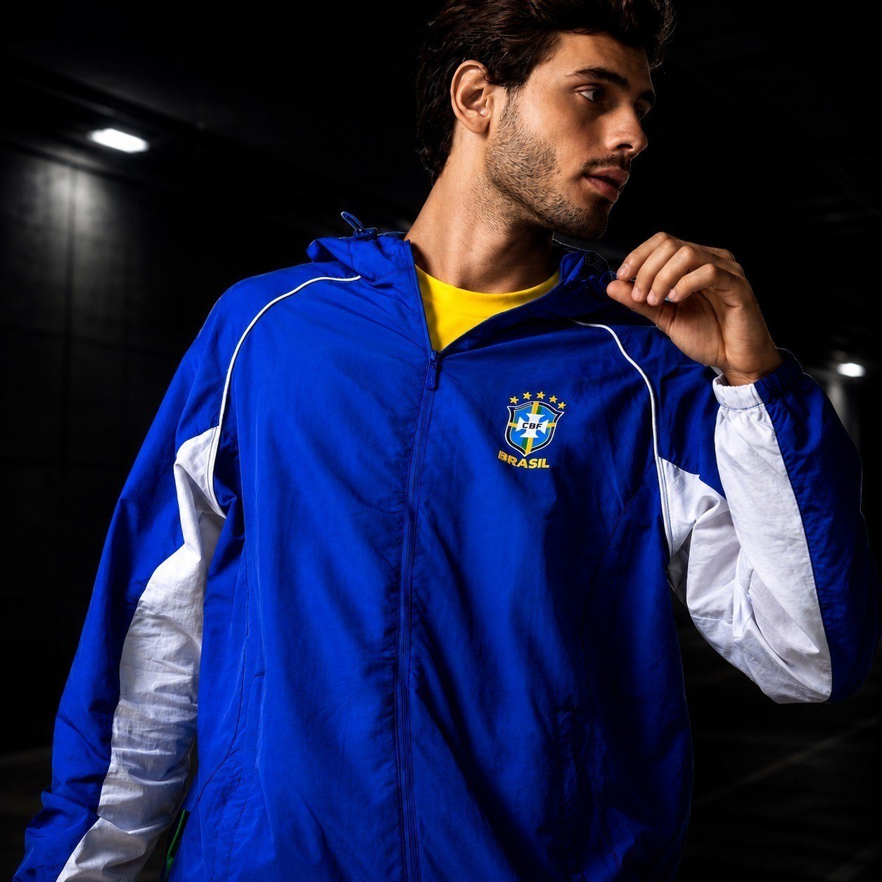 BRABA ESSA JAQUETA DA SELEÇÃO