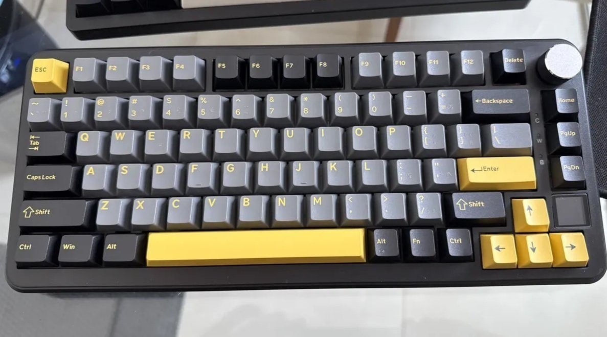 ESSES TECLADOS ESTÃO FAMOSINHOS