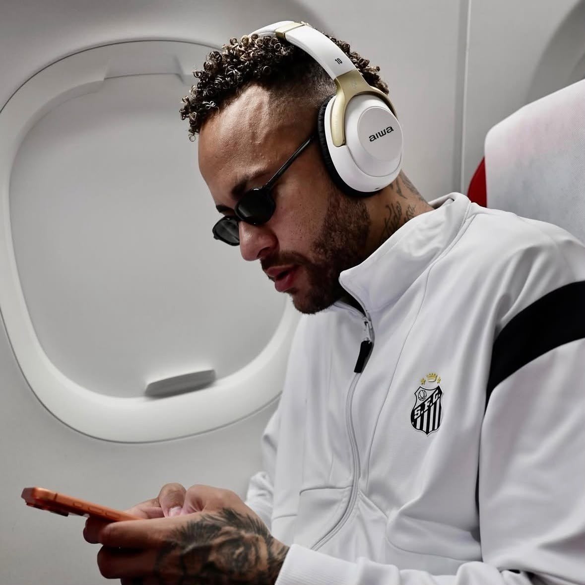 CAIU MUITO O FONE DO ADULTO NEY