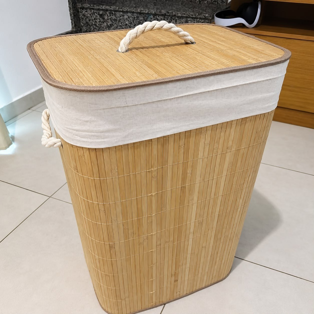 MENOS DE 50 CONTO NO CESTO DE BAMBU