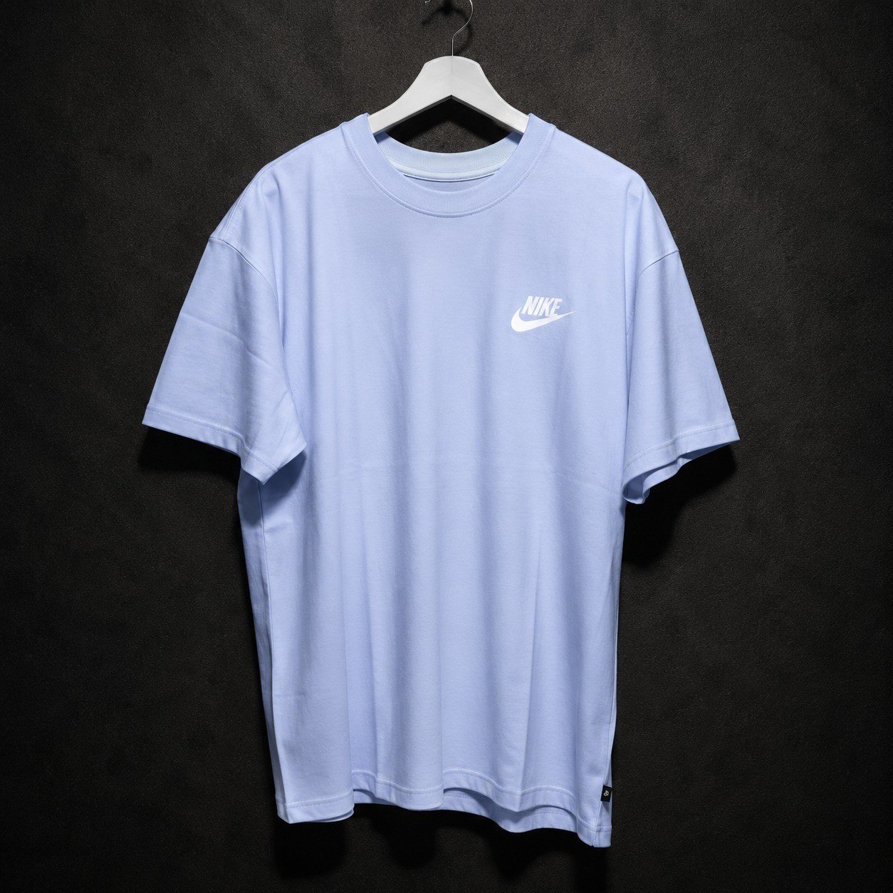 NIKE MINIMALISTA BORDADA